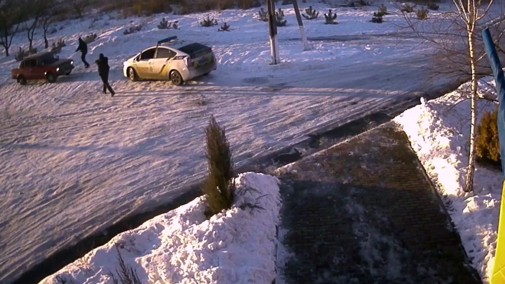 Гонитва та стрілянина на вулицях міста: як у Дніпрі поліцейські затримували злочинця Гонитва та стрілянина на вулицях міста: як у Дніпрі поліцейські затримували злочинця