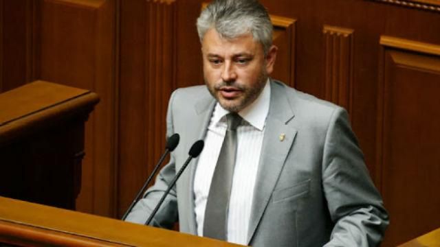 Фракцію Порошенка покидає нардеп Фракцію Порошенка покидає нардеп