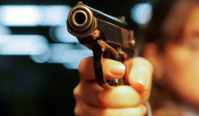 Невідомі вистрілили в маленьку дитину у Дніпрі Невідомі вистрілили в маленьку дитину у Дніпрі