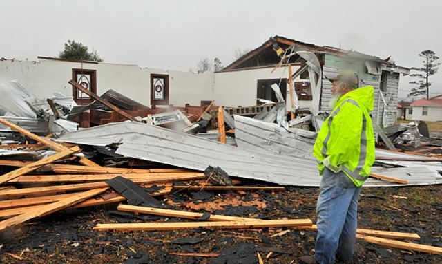 З’явилися шокуючі фото нищівного торнадо в США З’явилися шокуючі фото нищівного торнадо в США