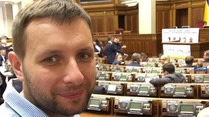 Парасюк обіцяє протест автовласників під домом Гройсмана Парасюк обіцяє протест автовласників під домом Гройсмана