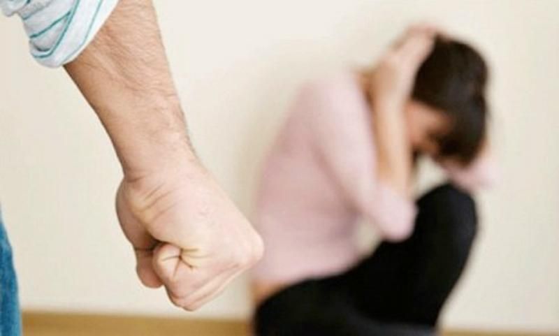 Семейный конфликт: в России декриминализировали домашнее насилие
