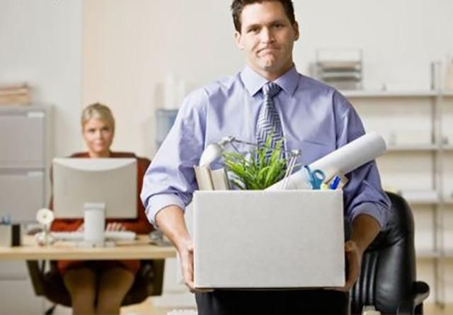 Минималка в 3200 приведет к увольнениям с работы, – экс-министр Минималка в 3200 приведет к увольнениям с работы, – экс-министр