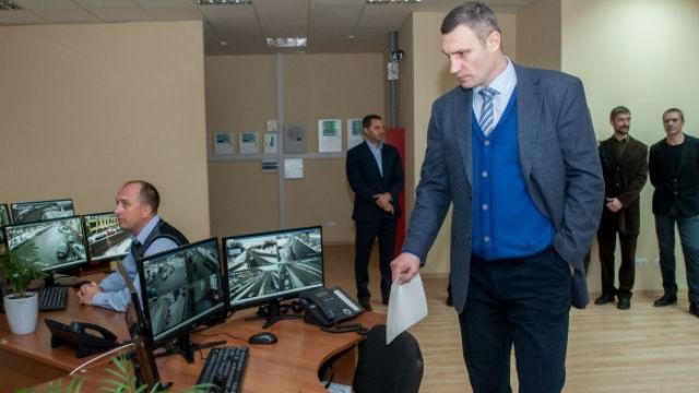 Кличко: Впровадження програми "Безпека міста" дозволить створити комплексну систему безпеки у Києві Кличко: Впровадження програми "Безпека міста" дозволить створити комплексну систему безпеки у Києві