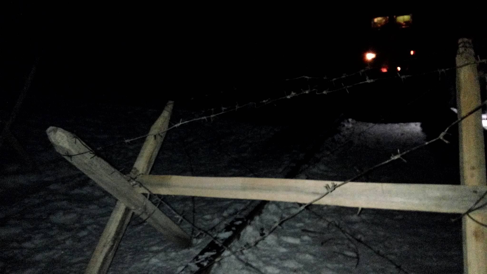 Ветераны АТО задержали первый поезд, который ехал в оккупированный Луганск: фото Ветераны АТО задержали первый поезд, который ехал в оккупированный Луганск: фото