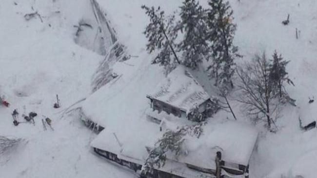 Спасенные из-под снежного завала в Италии рассказали, как им удалось выжить Спасенные из-под снежного завала в Италии рассказали, как им удалось выжить
