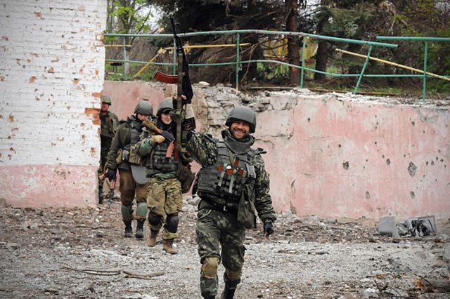 Военный путь освобождения Донбасса возможен, – министр