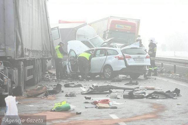 Масштабное ДТП произошло в Польше: столкнулись десятки автомобилей