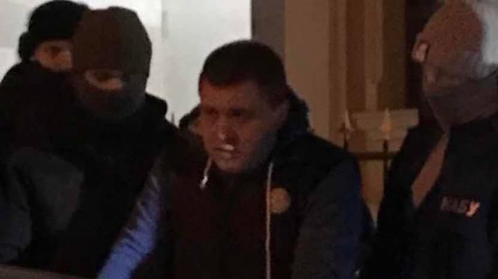 Стало відомо ім’я судді, якого затримали на чималому хабарі у столиці Стало відомо ім’я судді, якого затримали на чималому хабарі у столиці