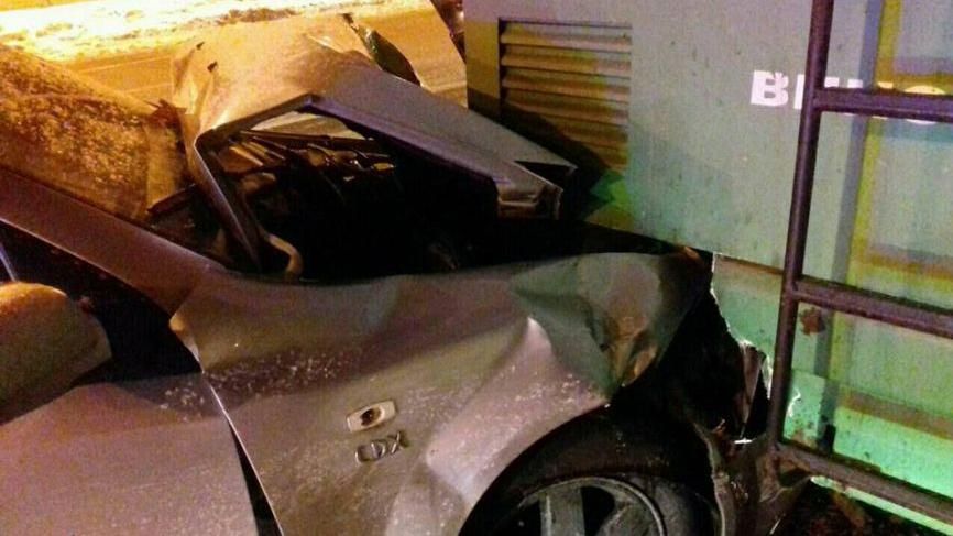 Пьяный водитель протаранил троллейбус с пассажирами в Харькове Пьяный водитель протаранил троллейбус с пассажирами в Харькове