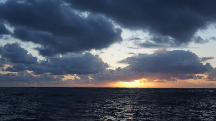 В океані біля Малайзії зникло судно із туристами