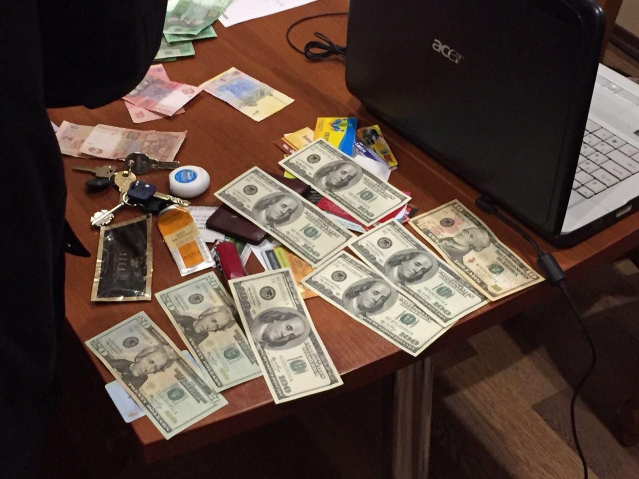 Луценко похизувався спійманим прокурором-хабарником Луценко похизувався спійманим прокурором-хабарником