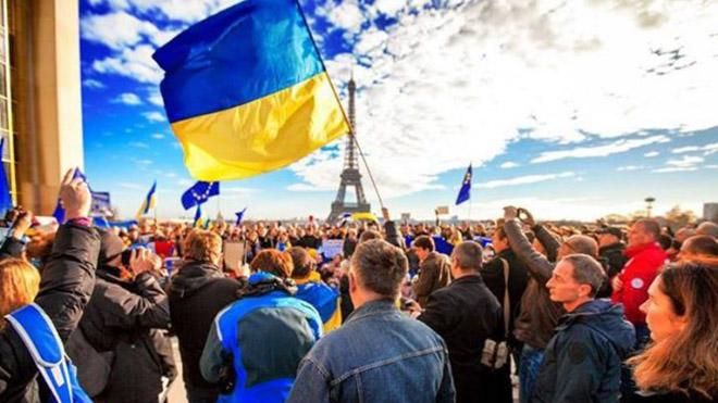 Киевляне объехали всю Европу, чтобы снять фильм о влюбленных в Украину Киевляне объехали всю Европу, чтобы снять фильм о влюбленных в Украину