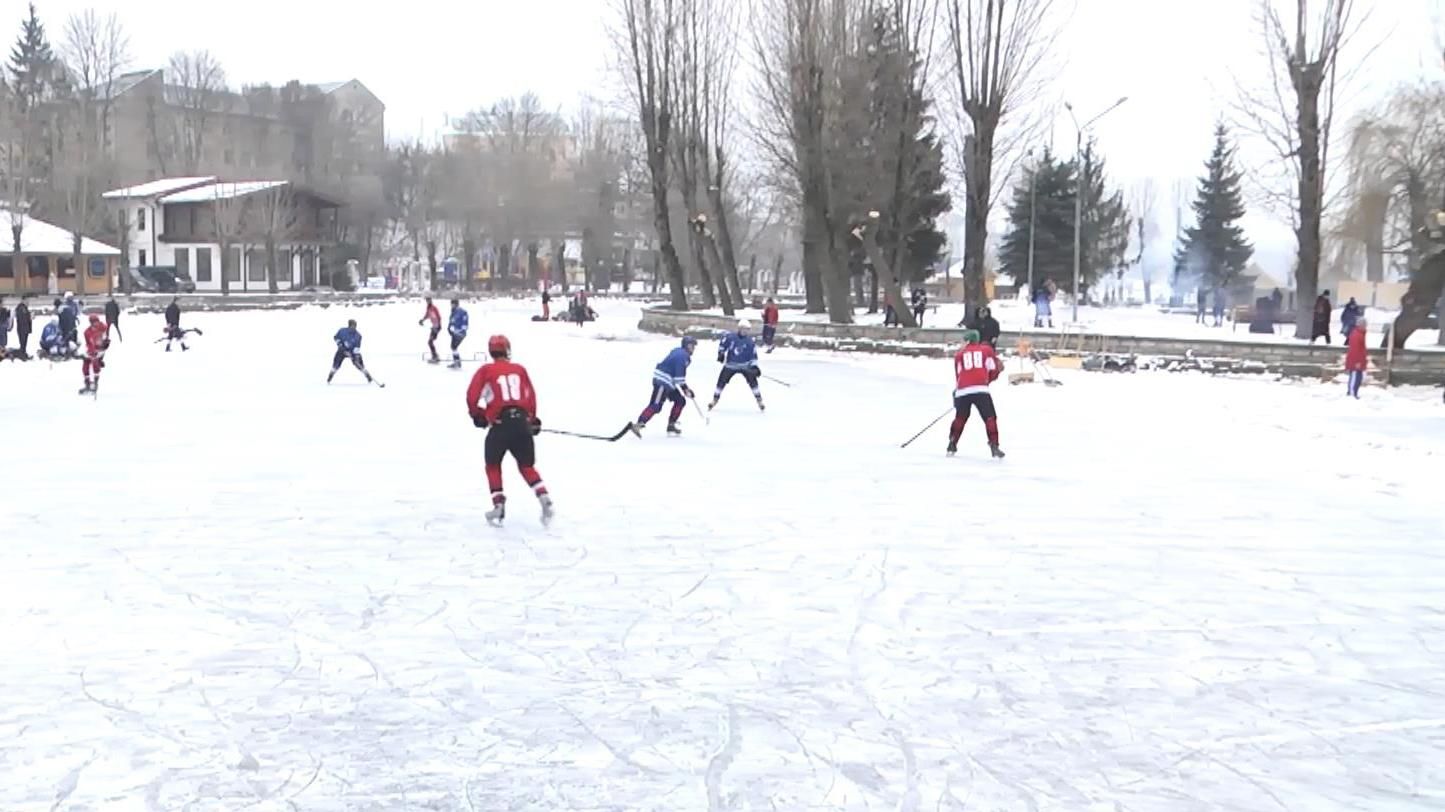 Як Тернопіль приймав незвичний чемпіонат з хокею Як Тернопіль приймав незвичний чемпіонат з хокею
