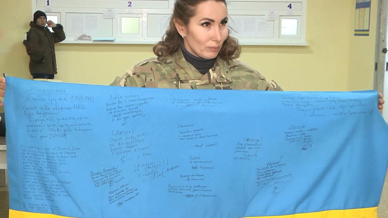 Мати загиблого "кіборга" вирішила піти на контракт в армію Мати загиблого "кіборга" вирішила піти на контракт в армію