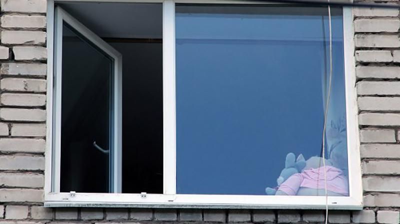 Студент выпал с 4 этажа общежития во Львове Студент выпал с 4 этажа общежития во Львове