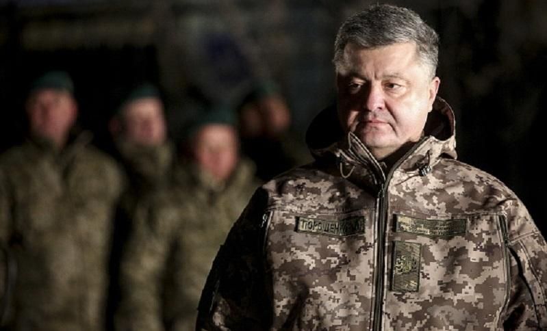 Из-за чрезвычайной ситуации в Авдеевке Порошенко срочно покинул Германию Из-за чрезвычайной ситуации в Авдеевке Порошенко срочно покинул Германию