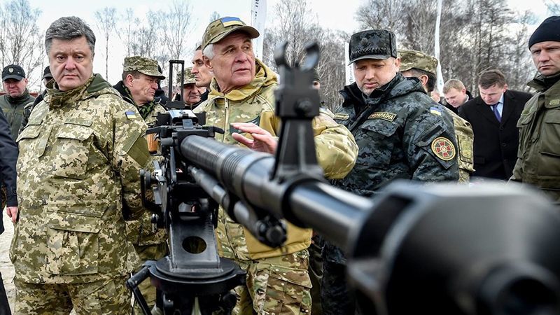 Порошенко зібрав силовиків через ситуацію в Авдіївці Порошенко зібрав силовиків через ситуацію в Авдіївці