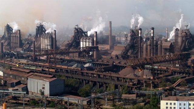 Через обстріли Авдіївки на межі зупинки містоутворюючий комбінат Маріуполя Через обстріли Авдіївки на межі зупинки містоутворюючий комбінат Маріуполя