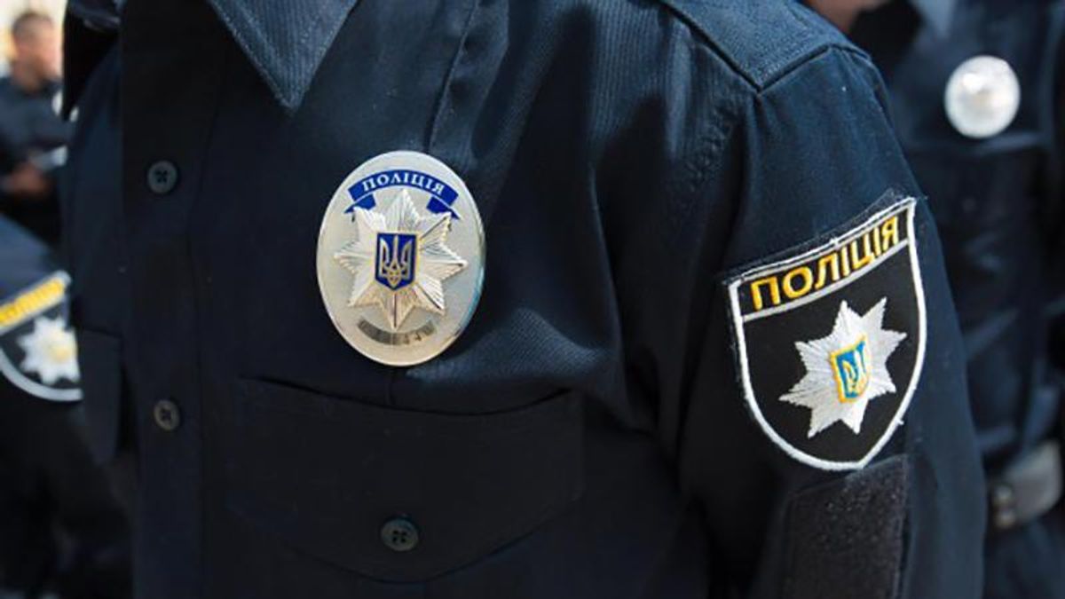 Поліція жорстоко покарала п'яного порушника у Києві Поліція жорстоко покарала п'яного порушника у Києві
