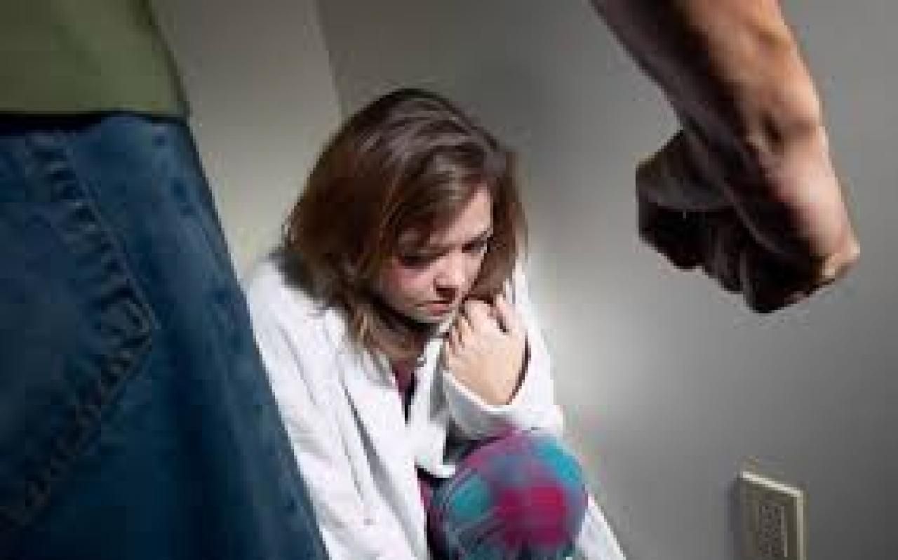 Правозахисники озвучили вражаючу статистику домашнього насильства Правозахисники озвучили вражаючу статистику домашнього насильства