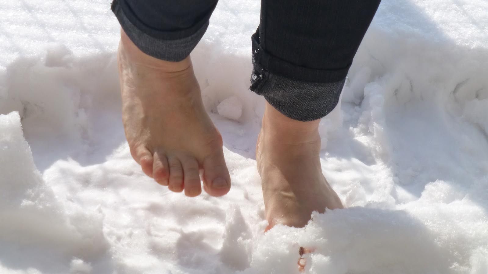 Полицейский босиком 5 километров бежал по снегу за преступником Полицейский босиком 5 километров бежал по снегу за преступником