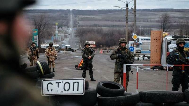 Война будет продолжаться пока, пока мы будем торговать с сепаратистами, – боец "Айдара"