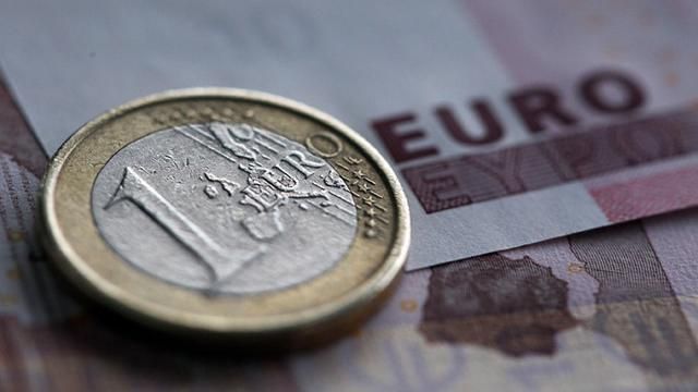 Наличный курс валюты 1 февраля: евро снова дорожает