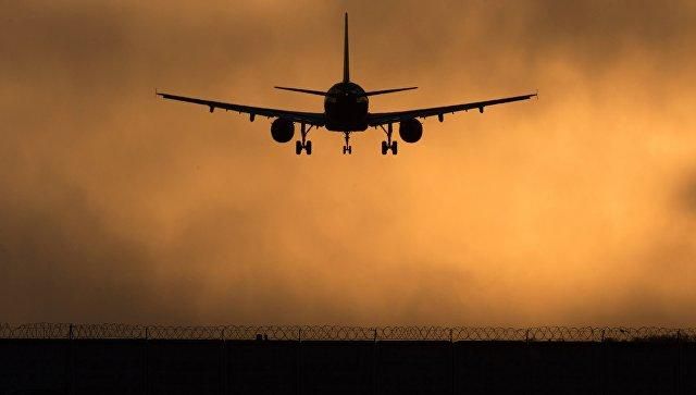 Літак із Криму екстрено сів у Росії Літак із Криму екстрено сів у Росії