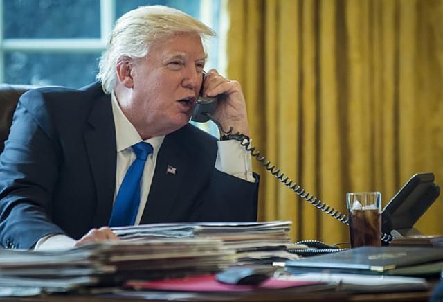 Трамп дозволив собі шокуючу витівку у розмові з прем'єром Австралії Трамп дозволив собі шокуючу витівку у розмові з прем'єром Австралії