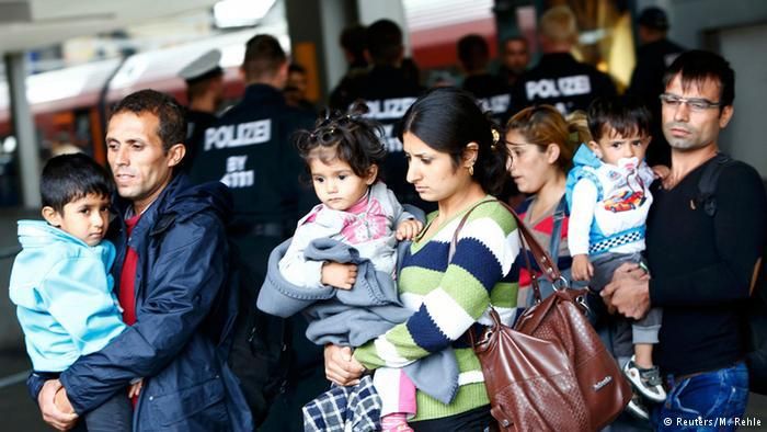 В Германии решили "откупиться" от беженцев
