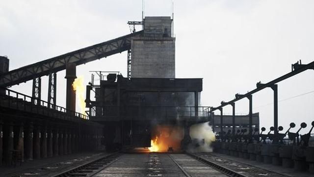 Працівниця коксохімічного заводу загинула від обстрілу в Авдіївці Працівниця коксохімічного заводу загинула від обстрілу в Авдіївці