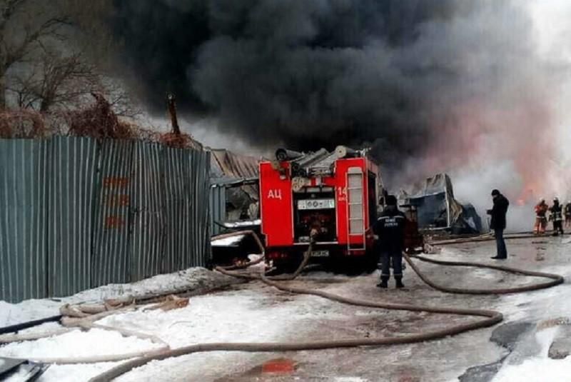 Масштабна пожежа у Києві: опублікували нові фото та подробиці Масштабна пожежа у Києві: опублікували нові фото та подробиці