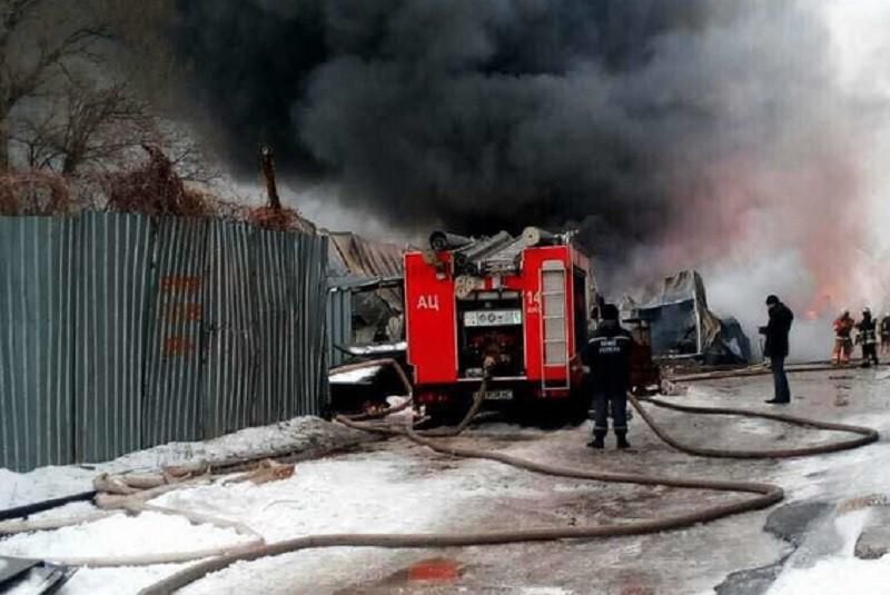 Масштабна пожежа у Києві: опублікували нові фото та подробиці