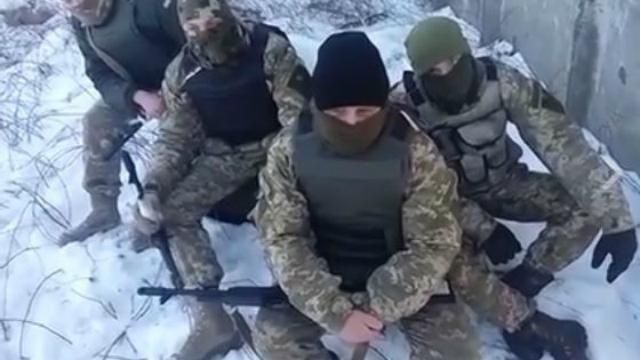 Українські воїни іронічно відповіли на провокаційні смс російських спецслужб: з'явилось відео