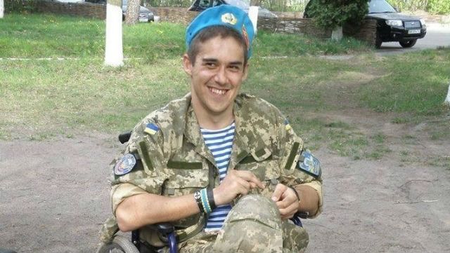 Незламний. Кіборг, якому ампутували ногу, знову повернувся в Збройні Сили Незламний. Кіборг, якому ампутували ногу, знову повернувся в Збройні Сили