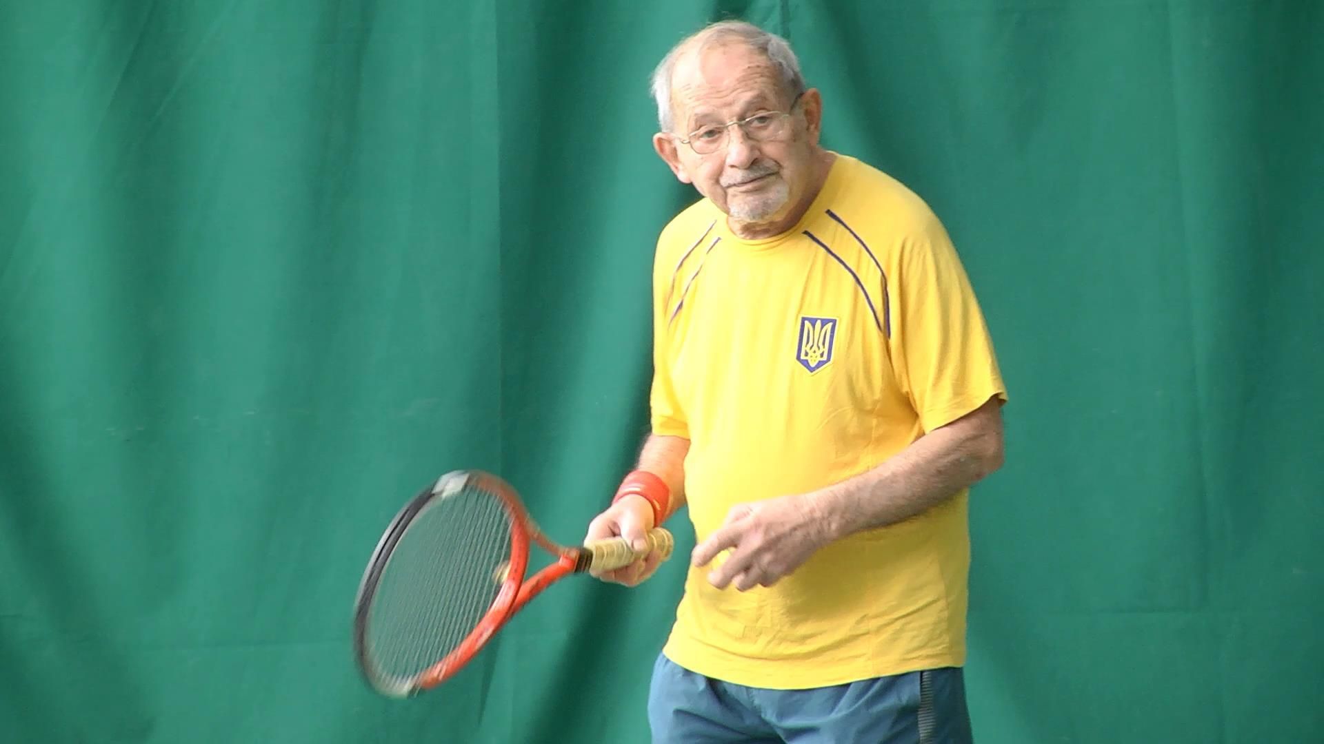 Чем 92-летний харьковский теннисист может удивить Роджера Федерера