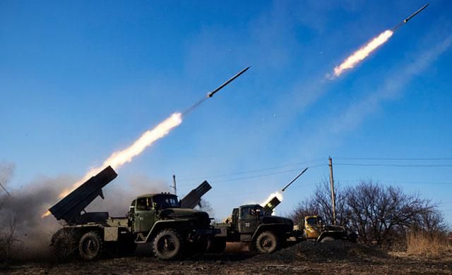 Боевики сняли на видео, как били из "Градов" по Авдеевке Боевики сняли на видео, как били из "Градов" по Авдеевке