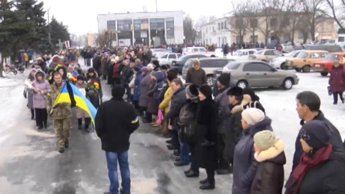 Прощання із Наталкою Хорунжою: медсестрою, яка витягла з того світу десятки військових
Прощання із Наталкою Хорунжою: медсестрою, яка витягла з того світу десятки військових