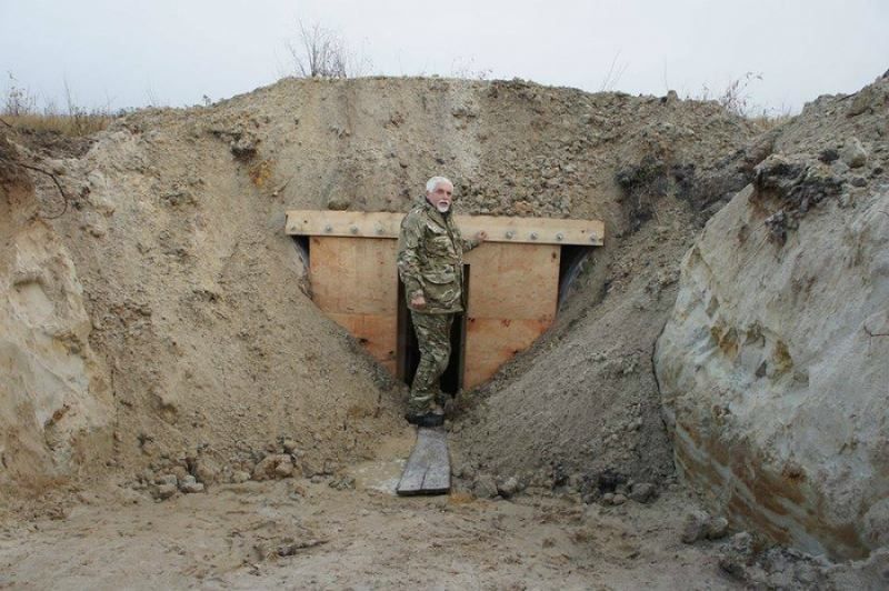 Каким образом волонтеры отправляют на Восток самодельные блиндажи
Каким образом волонтеры отправляют на Восток самодельные блиндажи