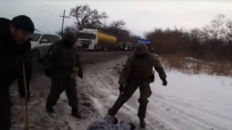 З’явилось компрометуюче  відео, на якому поліція б’є ветеранів АТО 