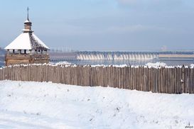 Фотофакт: в Запорожье велосипедисты катаются по замерзшему Днепру