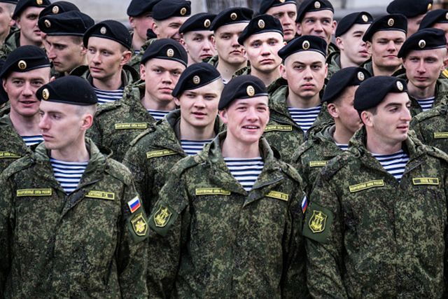 В Крыму российские военные проходят службу за собственные же деньги, – разведка