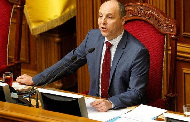 Парубий попытается "силой" заставить нардепов перейти на украинский