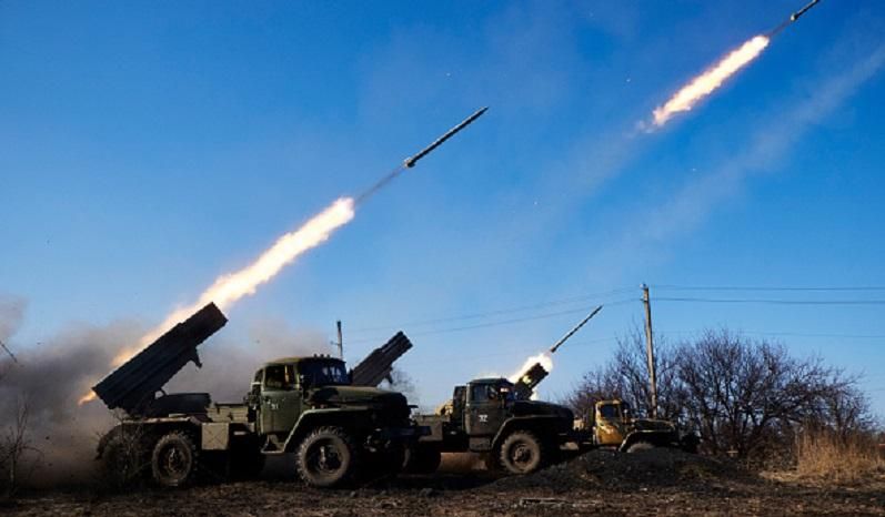 На Донбасі знову загострення – окупанти суттєво наростили кількість обстрілів На Донбасі знову загострення – окупанти суттєво наростили кількість обстрілів