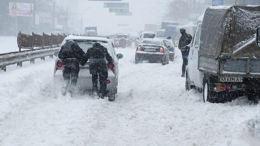 В четырех областях ограничено движение транспорта из-за непогоды В четырех областях ограничено движение транспорта из-за непогоды