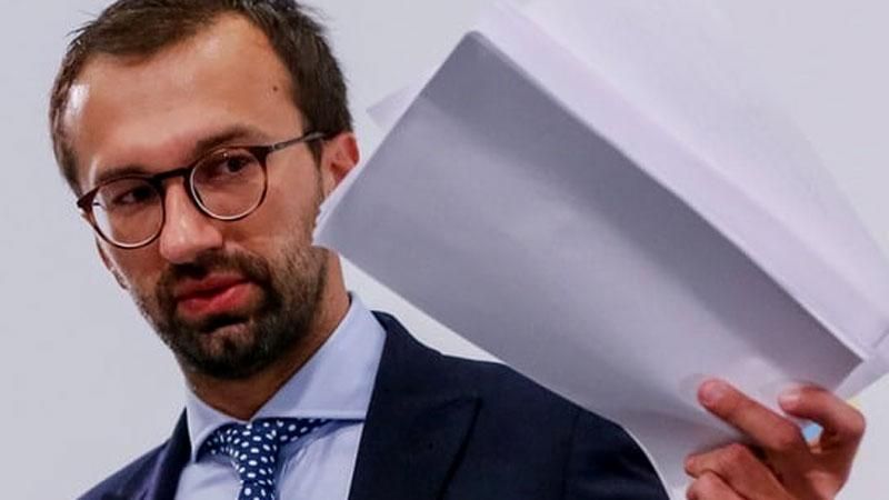 Лещенко звинуватив оточення Порошенка у багатомільярдних оборудках на "Укрзалізниці" Лещенко звинуватив оточення Порошенка у багатомільярдних оборудках на "Укрзалізниці"