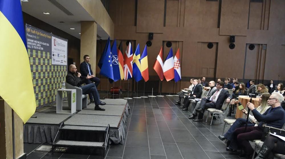 Яценюк: Росія представляє загрозу для країн вільного світу (відео) Яценюк: Росія представляє загрозу для країн вільного світу (відео)