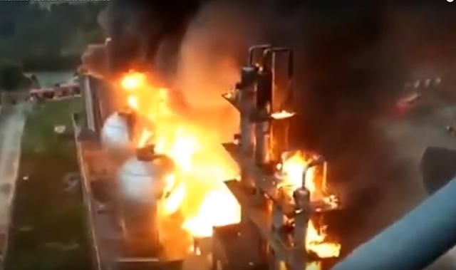 З’явилося відео потужного вибуху та пожежі на АЕС у Франції