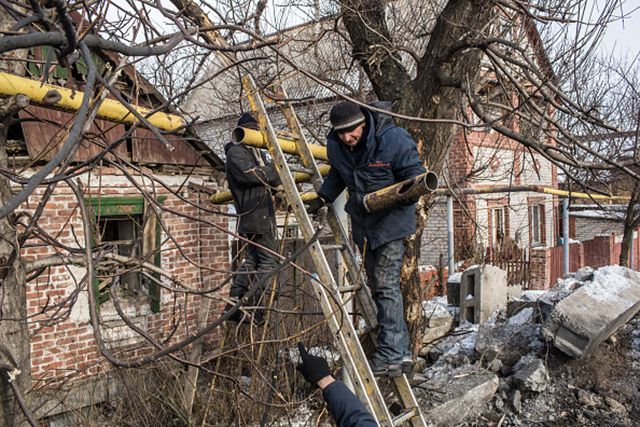 Мирний мешканець постраждав під обстрілами бойовиків по Авдіївці Мирний мешканець постраждав під обстрілами бойовиків по Авдіївці